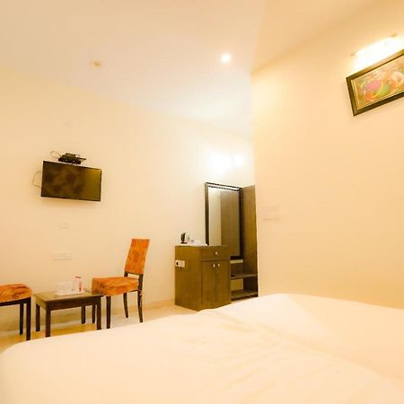 Royal Ocean Resort Jaipur Eksteriør bilde