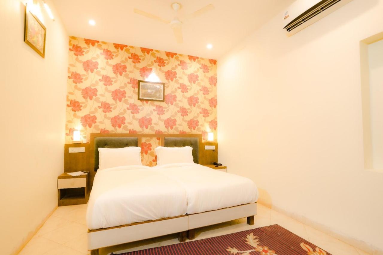 Royal Ocean Resort Jaipur Eksteriør bilde