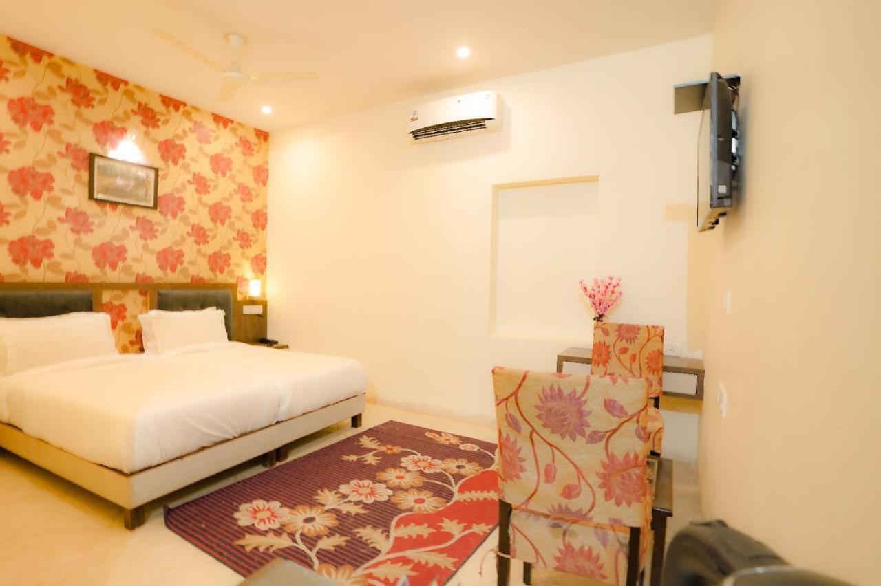 Royal Ocean Resort Jaipur Eksteriør bilde